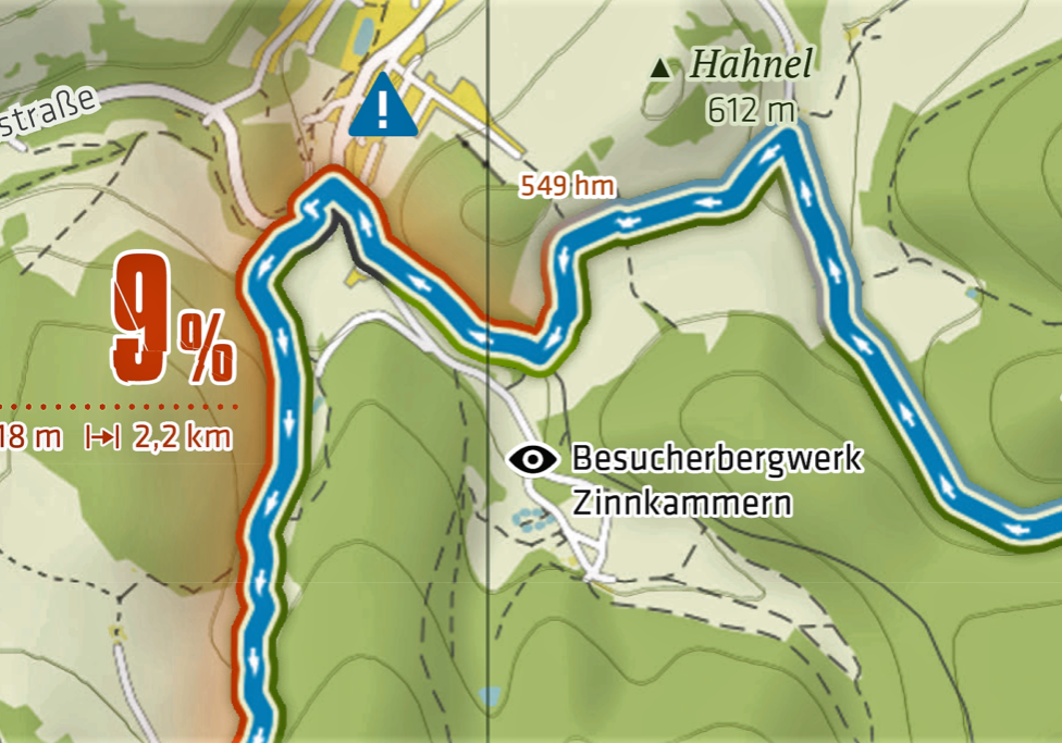 Achtung: die steile Abfahrt mündet in eine Hauptstraße!